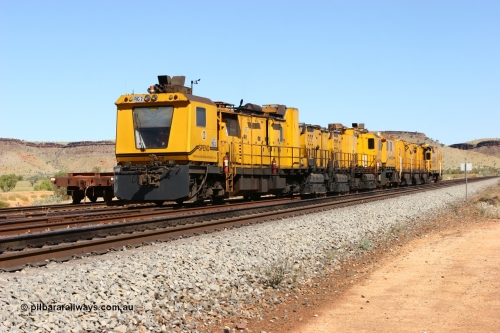 060811 8012
Garden Siding, Speno rail grinder RG 2 coupled with RG 1 in the passing track. 11th August 2006.
Keywords: RG2;Speno;RR24;track-machine;