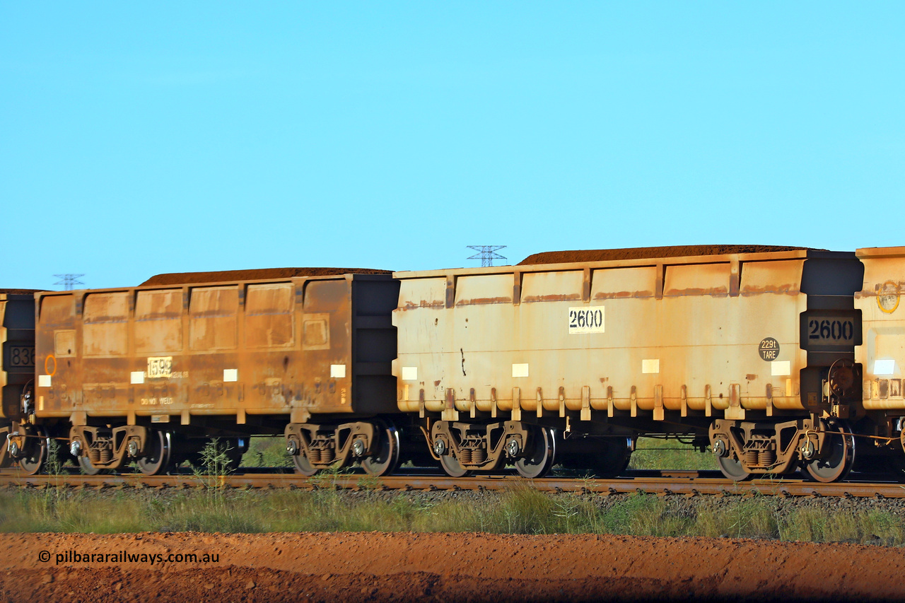 250430 10060
Boodarie, a totally mismatched FMG waggon pair, 1599 [slave] is an original CSR Zhuzhou build from 2007, and the renumbered 2600 [master] is an CRRC Yangtze build, second style, which only started appearing from 2014 and was originally 8366. Loaded train May 1, 2025.
Keywords: 1599-2600;CSR-Zhuzhou-Rolling-Stock-Works-China;CRRC-Yangtze;FMG-ore-waggon