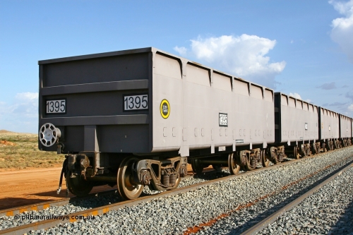 01395 080116 1369
Chapman Siding, view from the hand brake end with F type Interlock coupling and hand brake wheel arrangement, built by China Southern or CSR at their Zhuzhou Rolling Stock Works in China in 2007. 16th January 2008.
Keywords: 1395;CSR-Zhuzhou-Rolling-Stock-Works-China;FMG-ore-waggon;