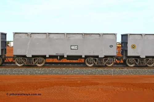 02354 080304 2174
Thomas Yard, down the rail welding end, side view of control waggon 2354, built by China Southern or CSR at their Zhuzhou Rolling Stock Works in China in 2007. 4th March 2008.
Keywords: 2354;CSR-Zhuzhou-Rolling-Stock-Works-China;FMG-ore-waggon;