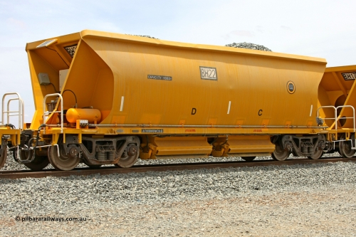BH 22 081225 0548
Barker Siding, one of FMG's thirty five ballast waggons, BH 22, 100 tonne capacity, built in China by CSR at the Yangtze Rolling Stock Company in 2008. December 25, 2008.
Keywords: BH22;CSR-Yangtze-Rolling-Stock-Co-China;FMG-ballast-waggon;