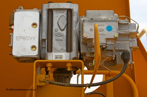 BH 11 081225 0569
Barker Siding, one of FMG's thirty five ballast waggons, BH 11, EP60VV brake valve view, 100 tonne capacity, built in China by CSR at the Yangtze Rolling Stock Company in 2008. December 25, 2008.
Keywords: BH11;CSR-Yangtze-Rolling-Stock-Co-China;FMG-ballast-waggon;