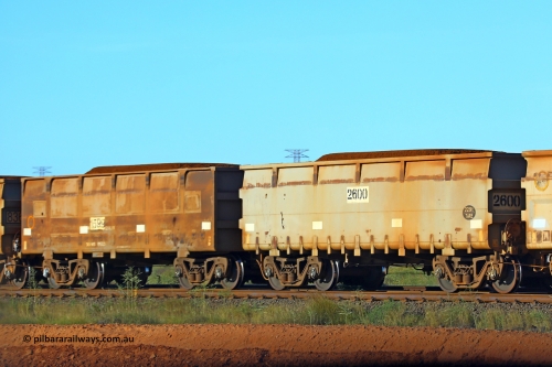 01599-02600 250430 10060
Boodarie, a totally mismatched FMG waggon pair, 1599 [slave] is an original CSR Zhuzhou build from 2007, and the renumbered 2600 [master] is an CRRC Yangtze build, second style, which only started appearing from 2014 and was originally 8366. Loaded train May 1, 2025.
Keywords: 1599-2600;CSR-Zhuzhou-Rolling-Stock-Works-China;CRRC-Yangtze;FMG-ore-waggon;