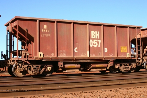 BH057 050828 5400
Rosella Siding, loaded Hamersley Iron ballast hopper waggon BH 057, built by National Steel Car Company of Canada in January 1971. August 28, 2005.
Keywords: BH-type;BH057;National-Steel-Car-Canada;Rio-ballast-waggon;