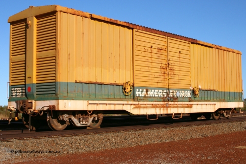 VB1 050828 5036
Lyre Siding, Hamersley Iron's VB type box van VB 1, one of three such box vans built by Scotts of Ipswich Qld in August 1971. Seen here during the Tunkawanna duplication project, August 28, 2005.
Keywords: VB-type;VB1;Scotts-Qld;Rio-box-waggon;