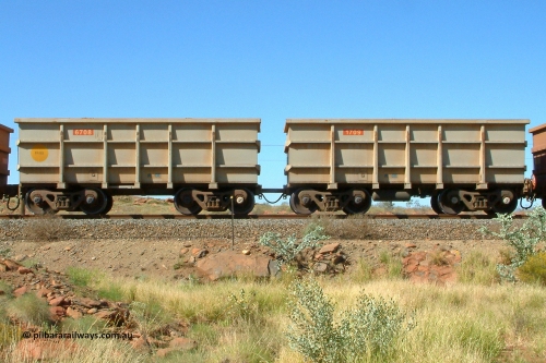 1709-6708 040428 142738
Emu Siding, loaded Robe River S series waggons 1709 control and 6708 slave Bradken built waggon pair from January 2001. April 28, 2004.
Keywords: 1709;6708;S-series;Bradken-Rail-Qld;Rio-ore-waggon;
