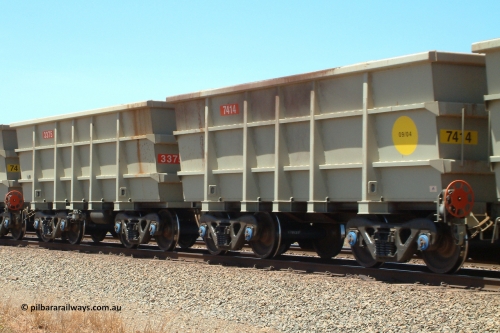 3375-7414 050109 134814
7 Mile, empty Robe River Bradken built S series waggon pair 3375 control and 7414 slave built in September 2004 arriving back from the unloader at Parker Point. January 9, 2005.
Keywords: 3375;7414;S-series;Bradken-Rail-Qld;Rio-ore-waggon;