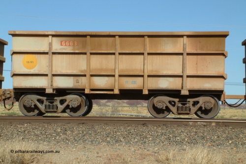 6663 050110 162918
Dugite Siding, Robe River empty Bradken built S series slave waggon 6663 with a build date of December 2001. January 10, 2005.
Keywords: 6663;S-series;Bradken-Rail-Qld;Rio-ore-waggon;