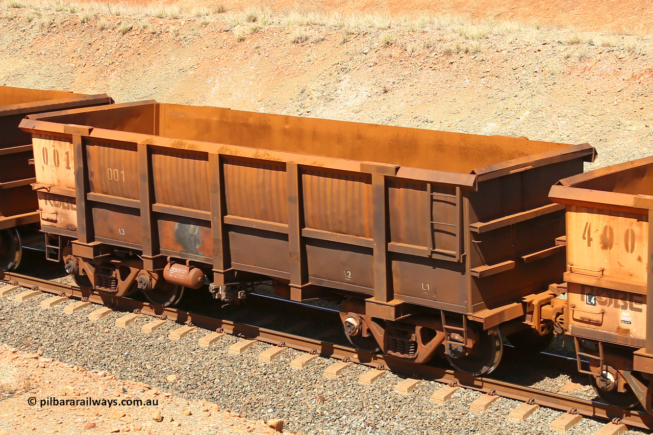 0001 160306 1260
Robe River ore waggon 001, built by Nippon Sharyo Nihon, fixed coupler end non-handbrake side empty view, from above. Greenpool Siding area, March 6, 2016.
Keywords: 001;Nippon-Sharyo-Nihon;Robe-ore-waggon;