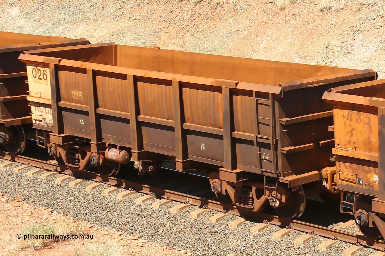 0026 160306 1345
Robe River ore waggon 026, built by Nippon Sharyo Nihon, fixed coupler non-handbrake side empty view at Greenpool on the Cape Lambert line. March 6, 2016.
Keywords: 026;Nippon-Sharyo-Nihon;Robe-ore-waggon;