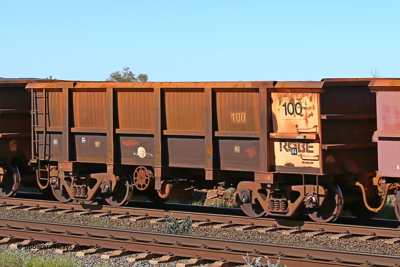 0100 160727 0958
Robe River ore waggon 100, built by Nippon Sharyo Nihon, rotary coupler end handbrake side empty view at Harding Siding on the Cape Lambert line, July 27, 2016.
Keywords: 100;Nippon-Sharyo-Nihon;Robe-ore-waggon;