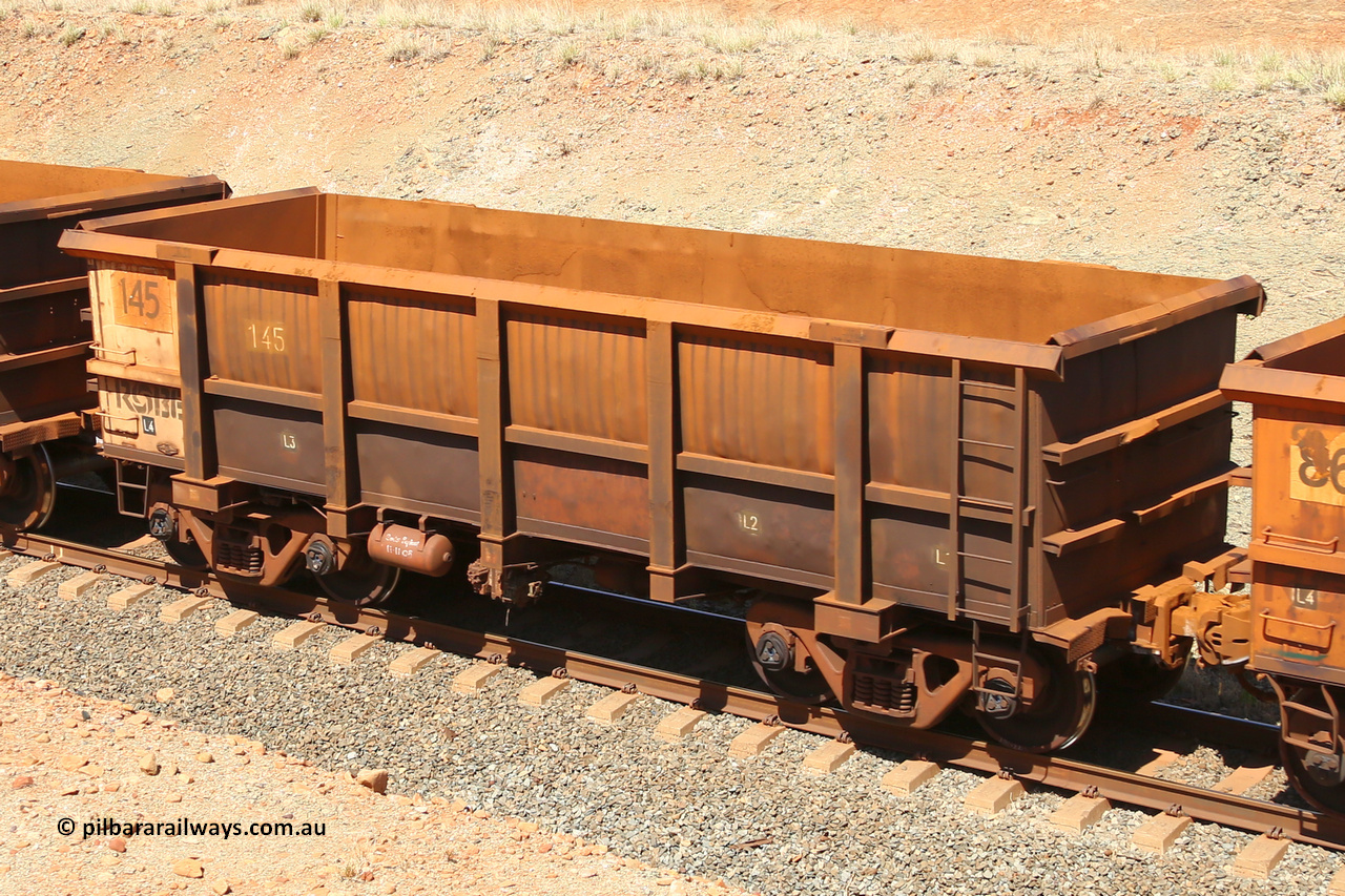 0145 160306 1350
Robe River ore waggon 145, built by Nippon Sharyo Nihon, fixed coupler non-handbrake side empty view at Greenpool on the Cape Lambert line. March 6, 2016.
Keywords: 145;Nippon-Sharyo-Nihon;Robe-ore-waggon;