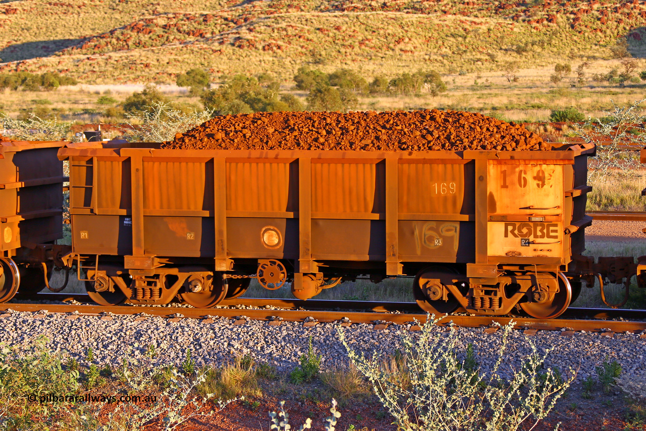 0169 170513 8644
Robe River ore waggon 169, built by Nippon Sharyo Nihon, handbrake side loaded view, Cape Lambert yard, May 13, 2017.
Keywords: 169;Nippon-Sharyo-Nihon;Robe-ore-waggon;