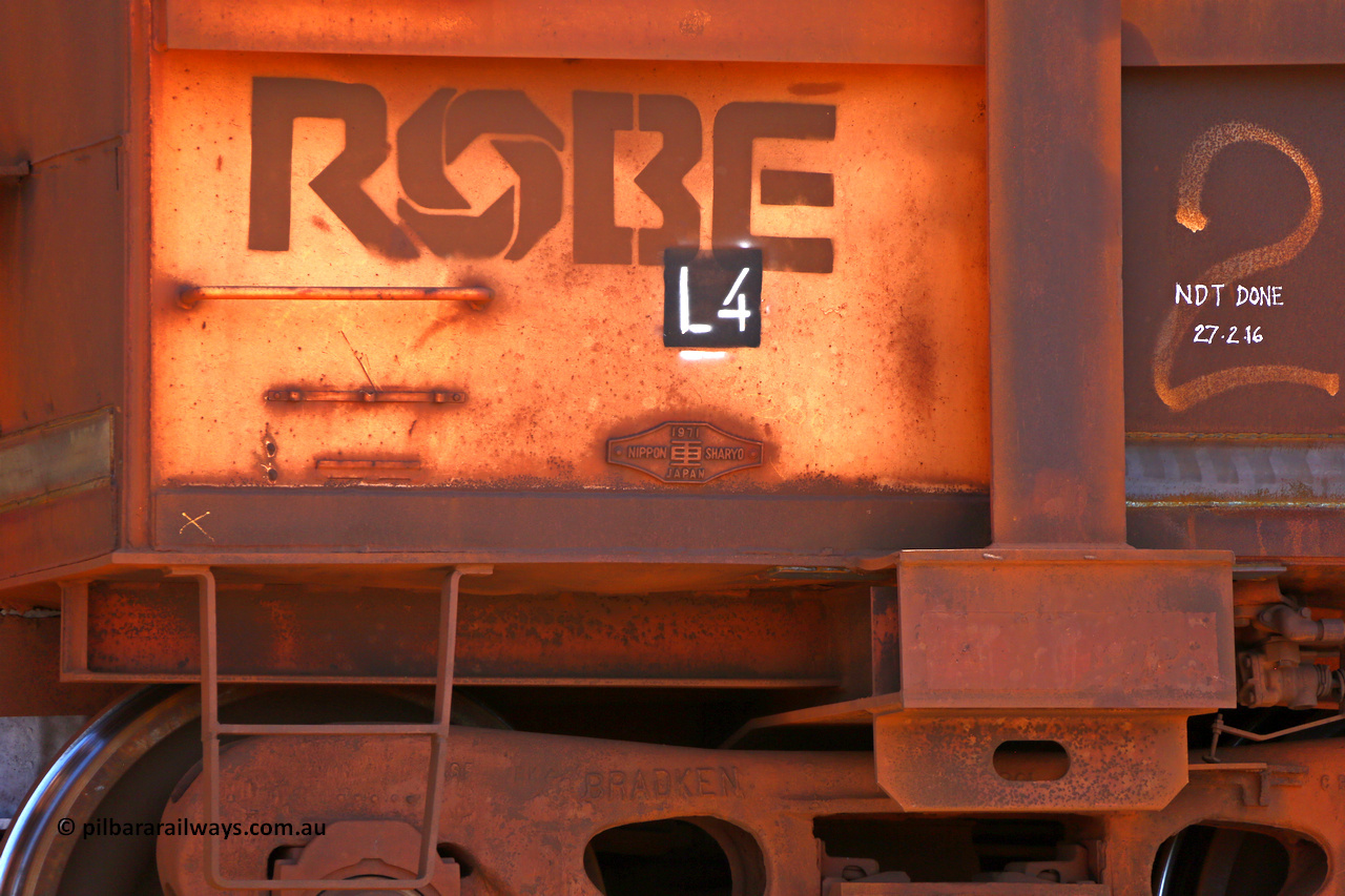 0216 160306 1414
Robe River ore waggon 216, built by Nippon Sharyo Nihon, non-handbrake side plate view at Greenpool on the Cape Lambert line. March 6, 2016.
Keywords: 216;Nippon-Sharyo-Nihon;Robe-ore-waggon;