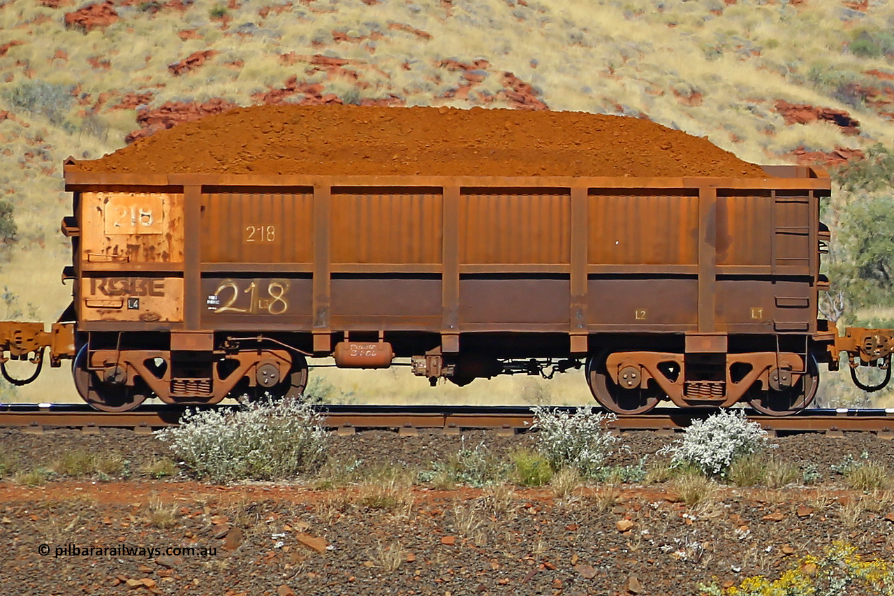 0218 170728 09947
Robe River ore waggon 218, built by Nippon Sharyo Nihon, non-handbrake side loaded view at the 72 km, Western Creek on the Deepdale line. July 28, 2017.
Keywords: 218;Nippon-Sharyo-Nihon;Robe-ore-waggon;