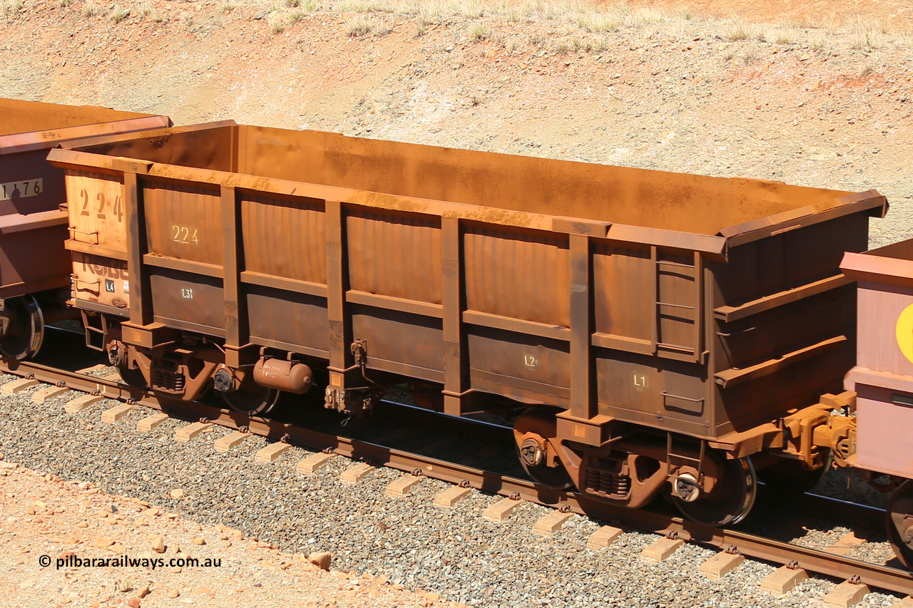0224 160306 1270
Robe River ore waggon 224, built by Nippon Sharyo Nihon, fixed coupler non-handbrake side empty view at Greenpool on the Cape Lambert line. March 6, 2016.
Keywords: 224;Nippon-Sharyo-Nihon;Robe-ore-waggon;