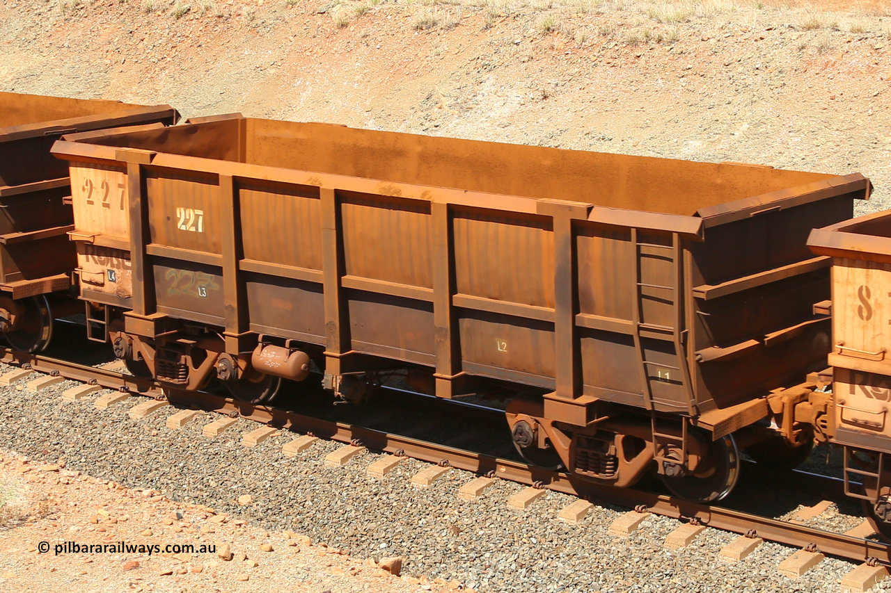 0227 160306 1254
Robe River ore waggon 227, built by Nippon Sharyo Nihon, fixed coupler non-handbrake side empty view at Greenpool on the Cape Lambert line. March 6, 2016.
Keywords: 227;Nippon-Sharyo-Nihon;Robe-ore-waggon;