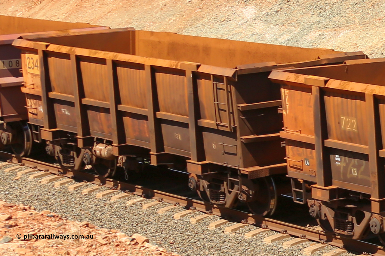 0234 160306 1322
Robe River ore waggon 234, built by Nippon Sharyo Nihon, fixed coupler non-handbrake side empty view at Greenpool on the Cape Lambert line. March 6, 2016.
Keywords: 234;Nippon-Sharyo-Nihon;Robe-ore-waggon;