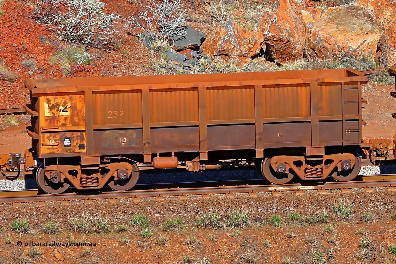 0252 180616 1724
Robe River ore waggon 252, built by Nippon Sharyo Nihon, rotary coupler end non-handbrake side empty view at the 38 km, Harding on the Cape Lambert line, June 16, 2018.
Keywords: 252;Nippon-Sharyo-Nihon;Robe-ore-waggon;