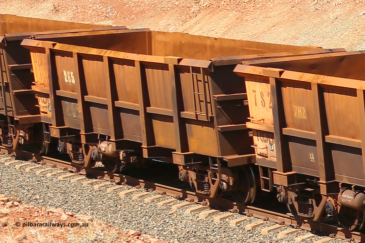 0265 160306 1324
Robe River ore waggon 265, built by Nippon Sharyo Nihon, fixed coupler non-handbrake side empty view at Greenpool on the Cape Lambert line. March 6, 2016.
Keywords: 265;Nippon-Sharyo-Nihon;Robe-ore-waggon;