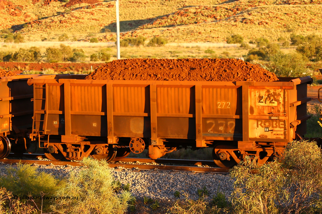0272 170513 8624
Robe River ore waggon 272, built by Nippon Sharyo Nihon, handbrake side loaded view, Cape Lambert yard, May 13, 2017.
Keywords: 272;Nippon-Sharyo-Nihon;Robe-ore-waggon;