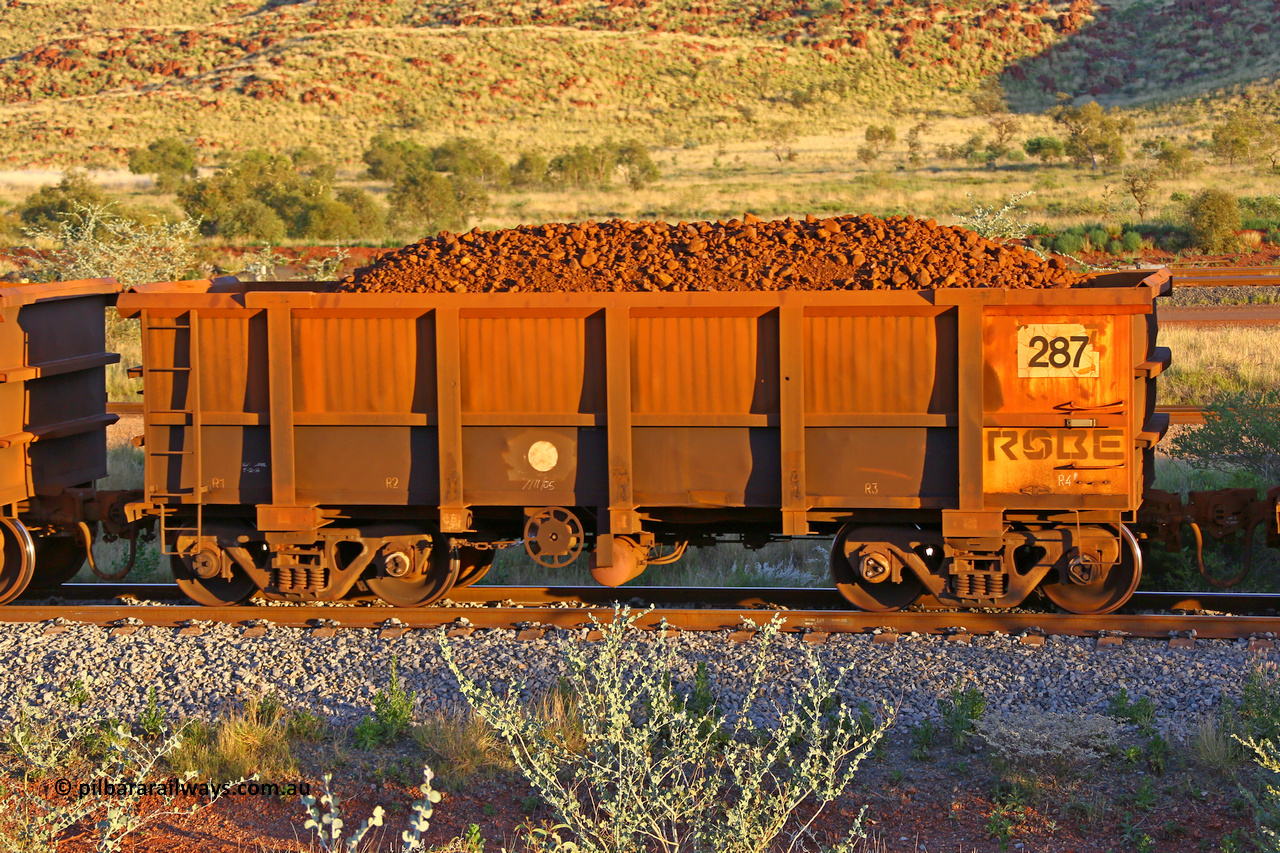 0287 170513 8692
Robe River ore waggon 287, built by Nippon Sharyo Nihon, handbrake side loaded view, Cape Lambert yard, May 13, 2017.
Keywords: 287;Nippon-Sharyo-Nihon;Robe-ore-waggon;