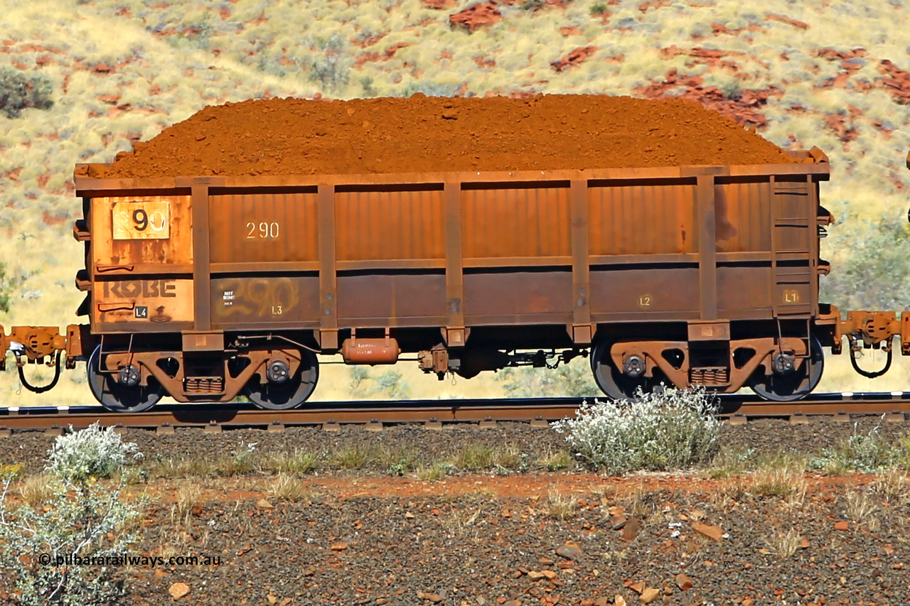 0290 170728 09928
Robe River ore waggon 290, built by Nippon Sharyo Nihon, non-handbrake side loaded view at the 72 km, Western Creek on the Deepdale line. July 28, 2017.
Keywords: 290;Nippon-Sharyo-Nihon;Robe-ore-waggon;