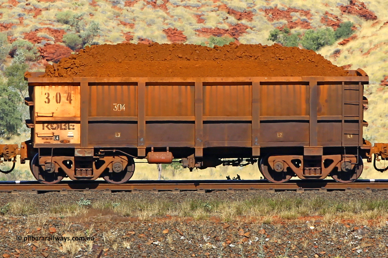 0304 170728 09916
Robe River ore waggon 304, built by Nippon Sharyo Nihon, non-handbrake side loaded view at the 72 km, Western Creek on the Deepdale line. July 28, 2017.
Keywords: 304;Nippon-Sharyo-Nihon;Robe-ore-waggon;