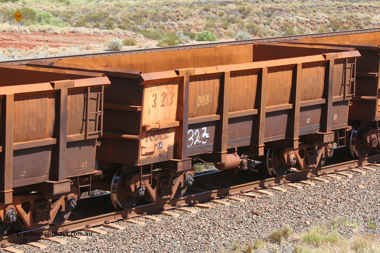 0323 160306 1230
Robe River ore waggon 323, built by Nippon Sharyo Nihon, fixed coupler non-handbrake side empty view at Greenpool on the Cape Lambert line. March 6, 2016.
Keywords: 323;Nippon-Sharyo-Nihon;Robe-ore-waggon;