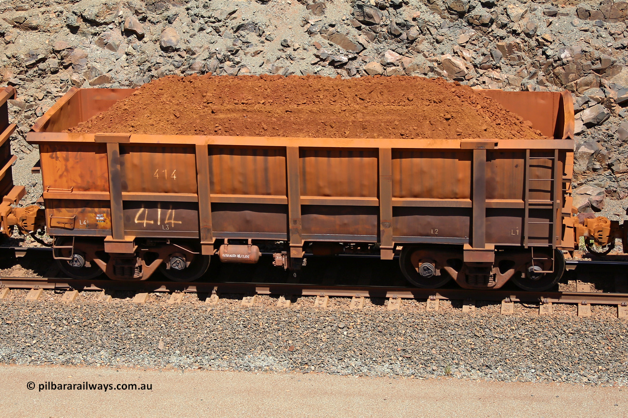 0414 160306 1544
Robe River ore waggon 414, built by Tomlinson Steel WA, fixed coupler non-handbrake side loaded view at the 45 km, Harding Siding on the Cape Lambert line. March 6, 2016.
Keywords: 414;Tomlinson-Steel-WA;Robe-ore-waggon;