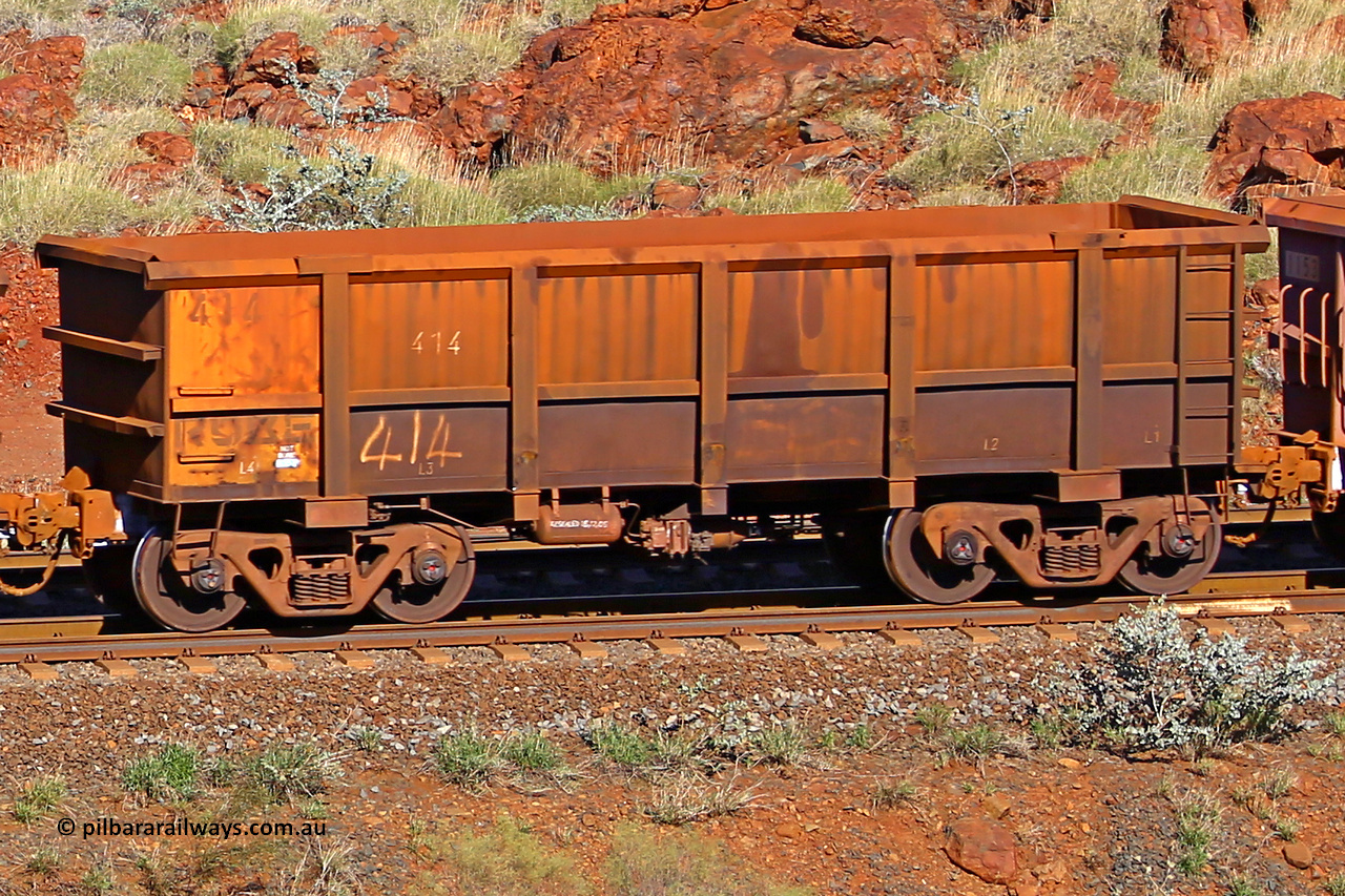 0414 180616 1694
Robe River ore waggon 414, built by Tomlinson Steel WA, rotary coupler end non-handbrake side empty view at the 38 km, Harding on the Cape Lambert line, June 16, 2018.
Keywords: 414;Tomlinson-Steel-WA;Robe-ore-waggon;