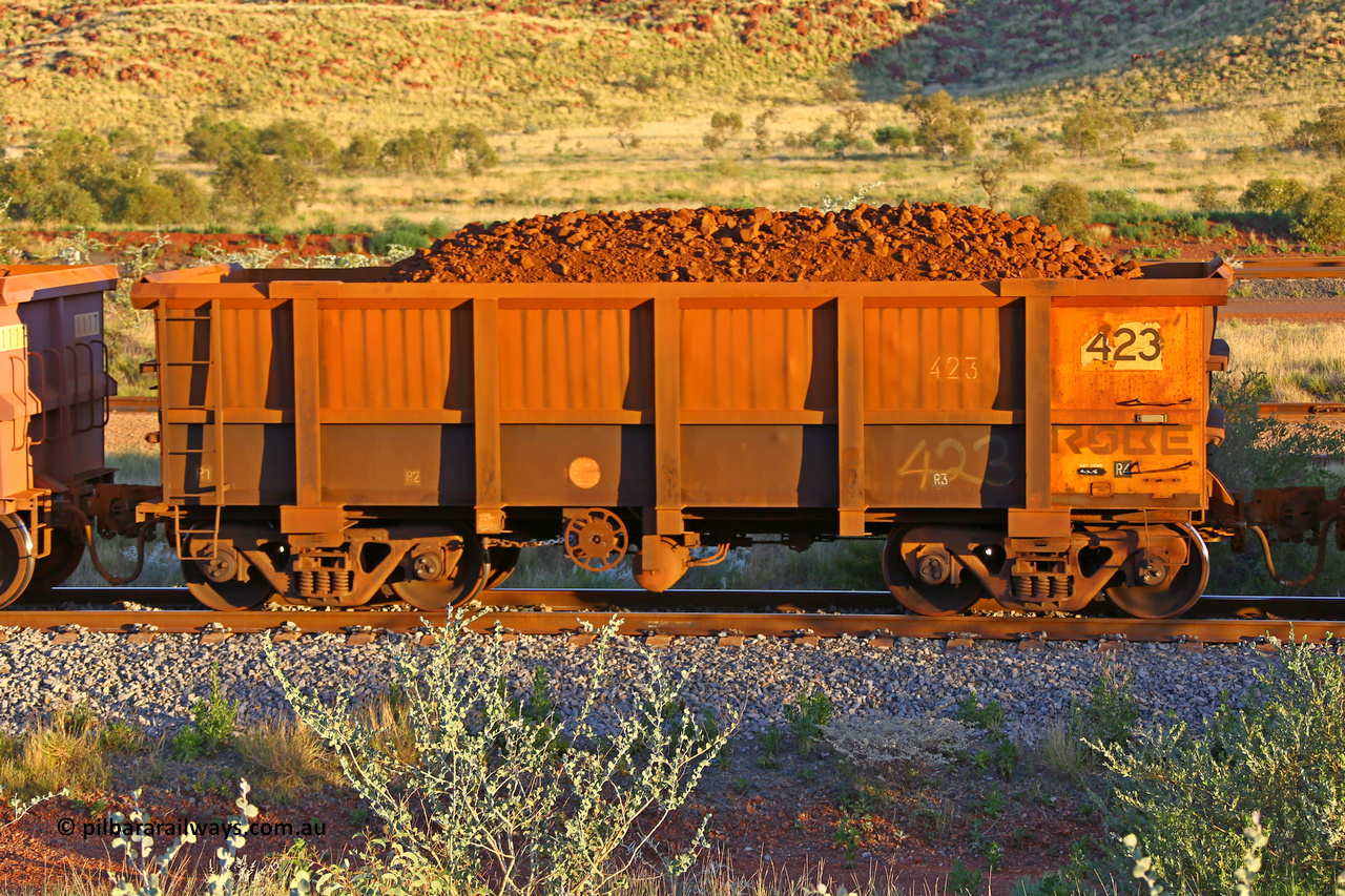 0423 170513 8742
Robe River ore waggon 423, built by Tomlinson Steel WA, handbrake side loaded view, Cape Lambert yard, May 13, 2017.
Keywords: 423;Tomlinson-Steel-WA;Robe-ore-waggon;