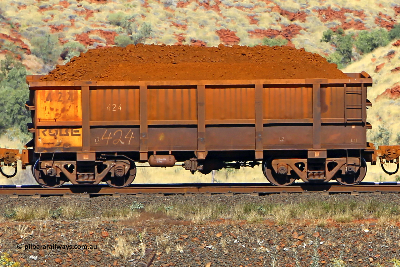 0424 170728 09915
Robe River ore waggon 424, built by Tomlinson Steel WA, non-handbrake side loaded view at the 72 km, Western Creek on the Deepdale line. July 28, 2017.
Keywords: 424;Tomlinson-Steel-WA;Robe-ore-waggon;