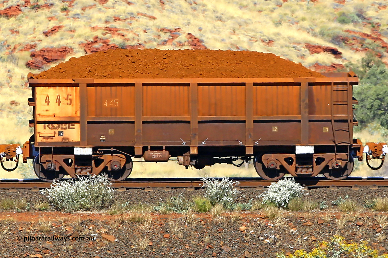 0445 170728 09953
Robe River ore waggon 445, built by Tomlinson Steel WA, non-handbrake side loaded view at the 72 km, Western Creek on the Deepdale line. July 28, 2017.
Keywords: 445;Tomlinson-Steel-WA;Robe-ore-waggon;