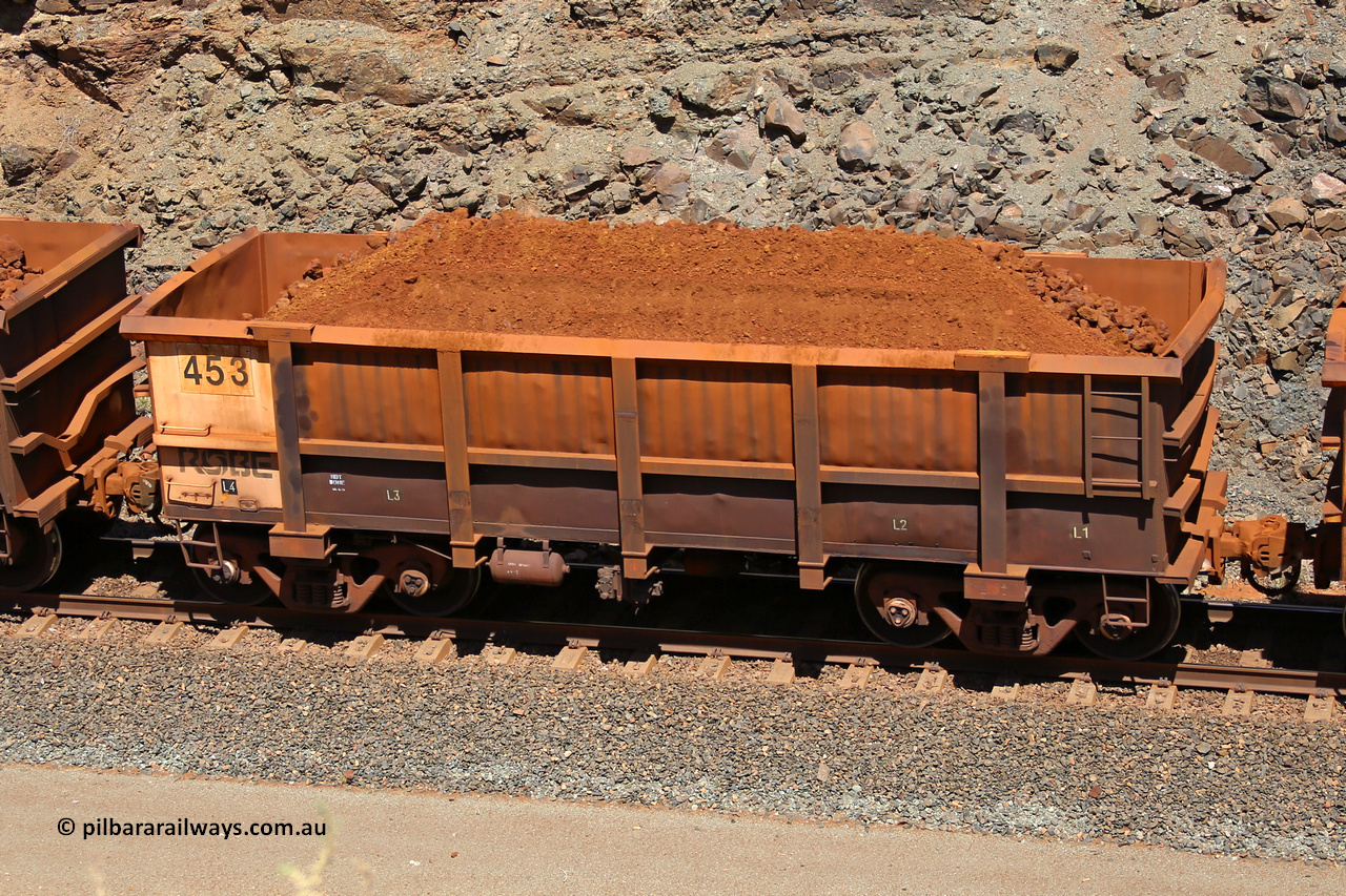 0453 160306 1634
Robe River ore waggon 453, built by Tomlinson Steel WA, fixed coupler non-handbrake side loaded view, at the 45 km, Harding Siding on the Cape Lambert line. March 6, 2016.
Keywords: 453;Tomlinson-Steel-WA;Robe-ore-waggon;