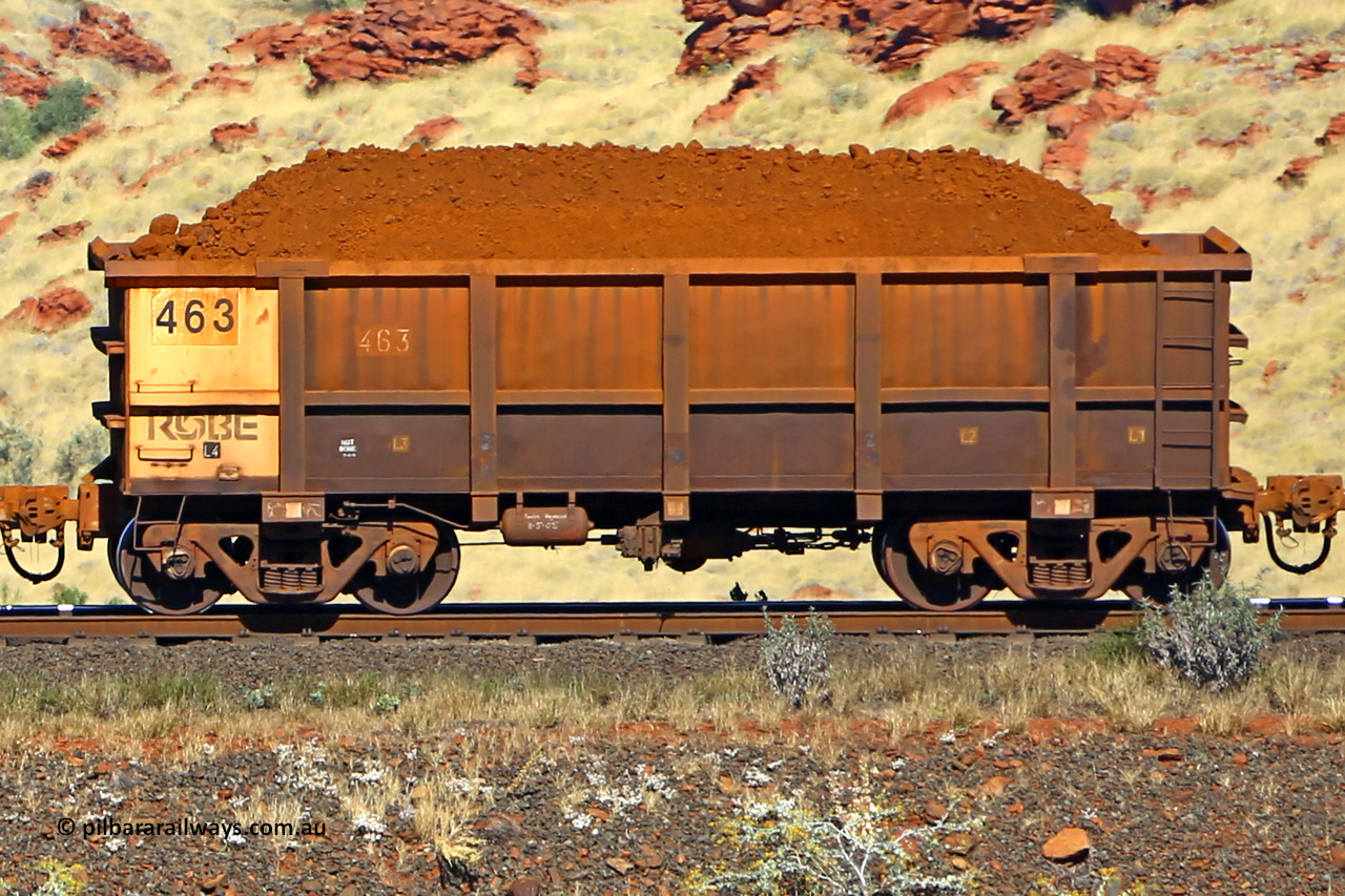 0463 170728 09915
Robe River ore waggon 463, built by Tomlinson Steel WA, non-handbrake side loaded view at the 72 km, Western Creek on the Deepdale line. July 28, 2017.
Keywords: 463;Tomlinson-Steel-WA;Robe-ore-waggon;