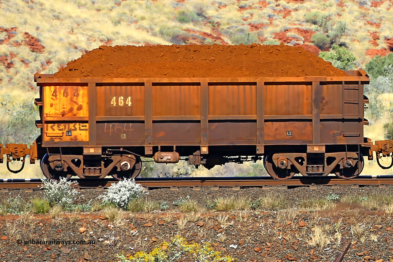 0464 170728 09914
Robe River ore waggon 464, built by Tomlinson Steel WA, non-handbrake side loaded view at the 72 km, Western Creek on the Deepdale line. July 28, 2017.
Keywords: 464;Tomlinson-Steel-WA;Robe-ore-waggon;