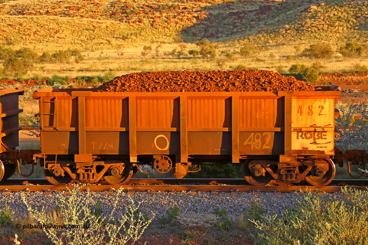 0482 170513 8659
Robe River ore waggon 482, built by Tomlinson Steel WA, handbrake side loaded view, Cape Lambert yard, May 13, 2017.
Keywords: 482;Tomlinson-Steel-WA;Robe-ore-waggon;