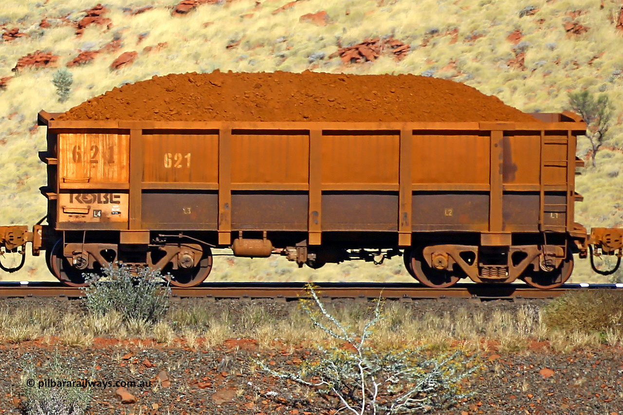 0621 170728 09942
Robe River ore waggon 621, built by Tomlinson Steel WA, non-handbrake side loaded view at the 72 km, Western Creek on the Deepdale line. July 28, 2017.
Keywords: 621;Tomlinson-Steel-WA;Robe-ore-waggon;