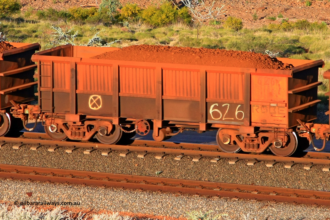 0626 110602 1747
Robe River ore waggon 626, built by Tomlinson Steel WA, rotary coupler end handbrake side loaded view at the 71 km, Western Creek on the Deepdale line. June 2, 2011.
Keywords: 626;Tomlinson-Steel-WA;Robe-ore-waggon;