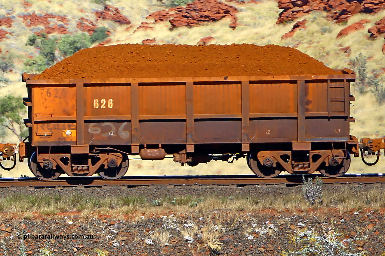0626 170728 09925
Robe River ore waggon 626, built by Tomlinson Steel WA, non-handbrake side loaded view at the 72 km, Western Creek on the Deepdale line. July 28, 2017.
Keywords: 626;Tomlinson-Steel-WA;Robe-ore-waggon;