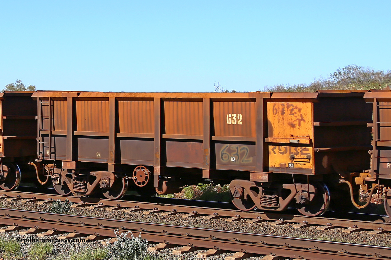 0632 160727 0953
Robe River ore waggon 632, built by Tomlinson Steel WA, rotary coupler end handbrake side empty view at Harding Siding on the Cape Lambert line, July 27, 2016.
Keywords: 632;Tomlinson-Steel-WA;Robe-ore-waggon;