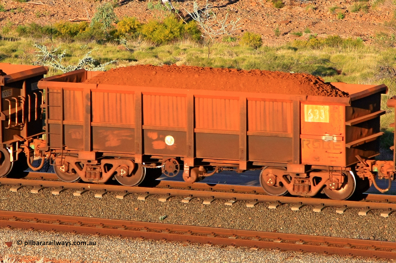 0633 110602 1700
Robe River ore waggon 633, built by Tomlinson Steel WA, rotary coupler end handbrake side loaded view at the 71 km, Western Creek on the Deepdale line. June 2, 2011.
Keywords: 633;Tomlinson-Steel-WA;Robe-ore-waggon;