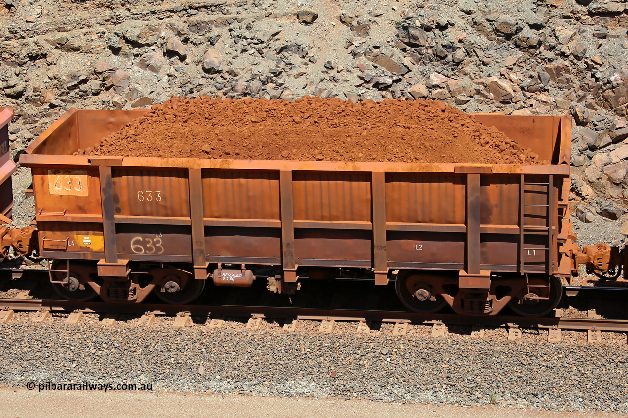 0633 160306 1565
Robe River ore waggon 621, built by Tomlinson Steel WA, fixed coupler non-handbrake side loaded view, at the 45 km, Harding Siding on the Cape Lambert line. March 6, 2016.
Keywords: 633;Tomlinson-Steel-WA;Robe-ore-waggon;