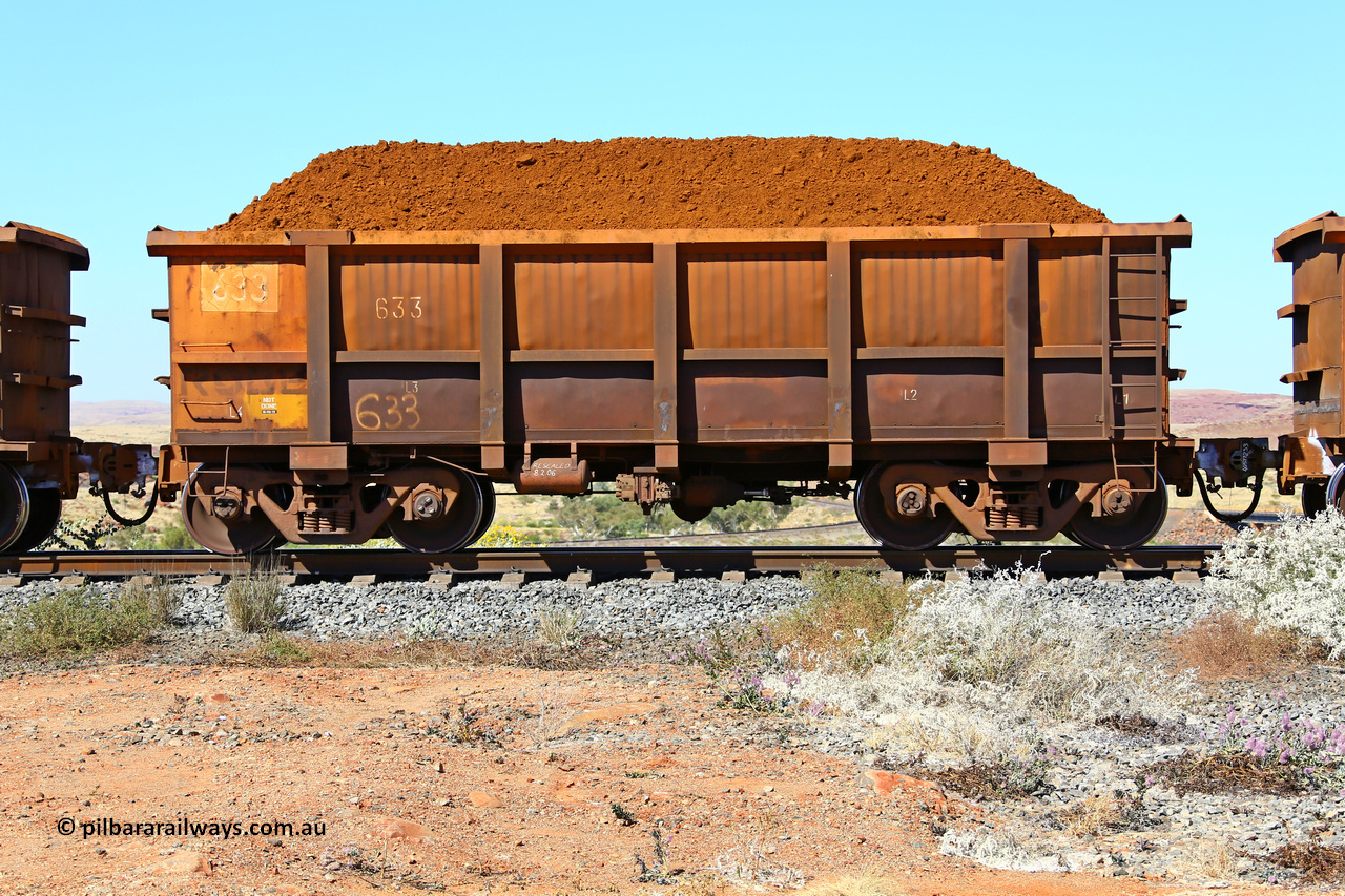 0633 170728 09792
Robe River ore waggon 633, built by Tomlinson Steel WA, non-handbrake side loaded view at the 72 km, Western Creek on the Deepdale line. July 28, 2017.
Keywords: 633;Tomlinson-Steel-WA;Robe-ore-waggon;
