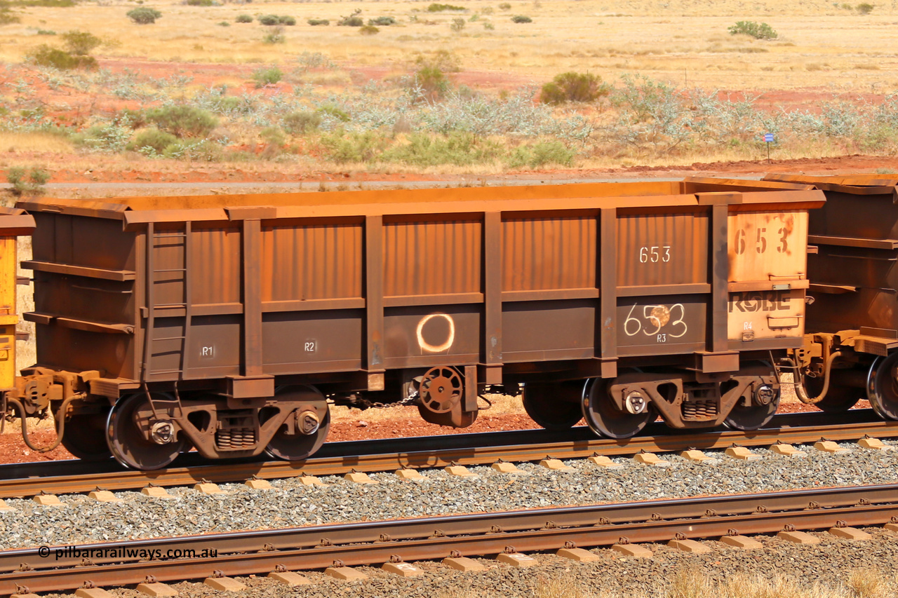 0653 141124 6774
Robe River ore waggon 653, built by Tomlinson Steel WA, fixed coupler handbrake side empty view at the 25 km at Arches Siding on the Cape Lambert line. November 24, 2014.
Keywords: 653;Tomlinson-Steel-WA;Robe-ore-waggon;