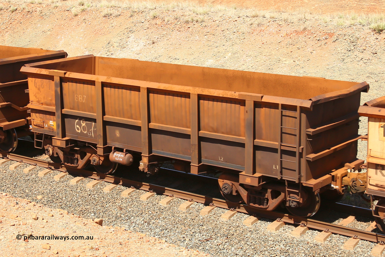 0687 160306 1352
Robe River ore waggon 687, built by Tomlinson Steel WA, fixed coupler non-handbrake side empty view at Greenpool on the Cape Lambert line. March 6, 2016.
Keywords: 687;Tomlinson-Steel-WA;Robe-ore-waggon;