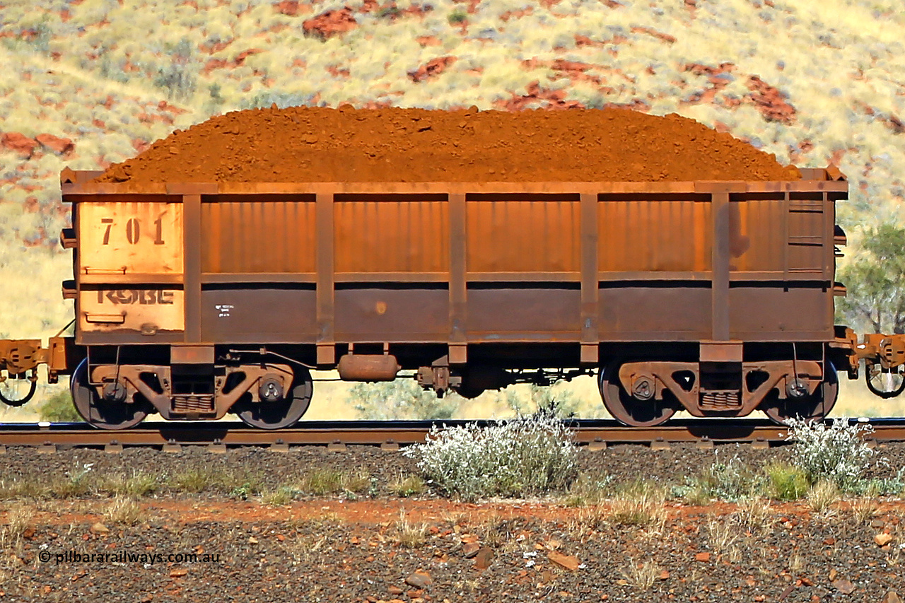 0701 170728 09921
Robe River ore waggon 701, built by Tomlinson Steel WA, non-handbrake side loaded view at the 72 km, Western Creek on the Deepdale line. July 28, 2017.
Keywords: 701;Tomlinson-Steel-WA;Robe-ore-waggon;