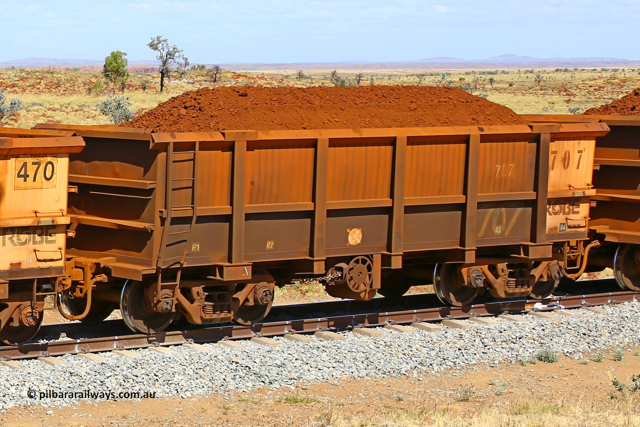 0707 170729 0230
Robe River ore waggon 707, built by Tomlinson Steel WA, fixed coupler handbrake side loaded view at the 103 km, between Maitland Siding and the Fortescue River on the Deepdale line. July 29, 2017.
Keywords: 707;Tomlinson-Steel-WA;Robe-ore-waggon;