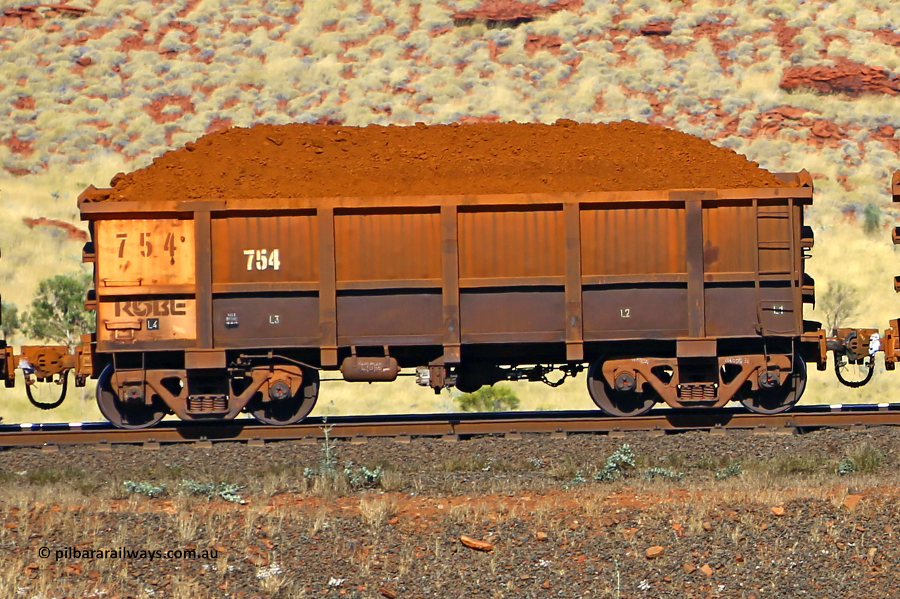 0754 170728 09931
Robe River ore waggon 754, built by Centurion Industries WA, non-handbrake side loaded view at the 72 km, Western Creek on the Deepdale line. July 28, 2017.
Keywords: 754;Centurion-Industries-WA;Robe-ore-waggon;